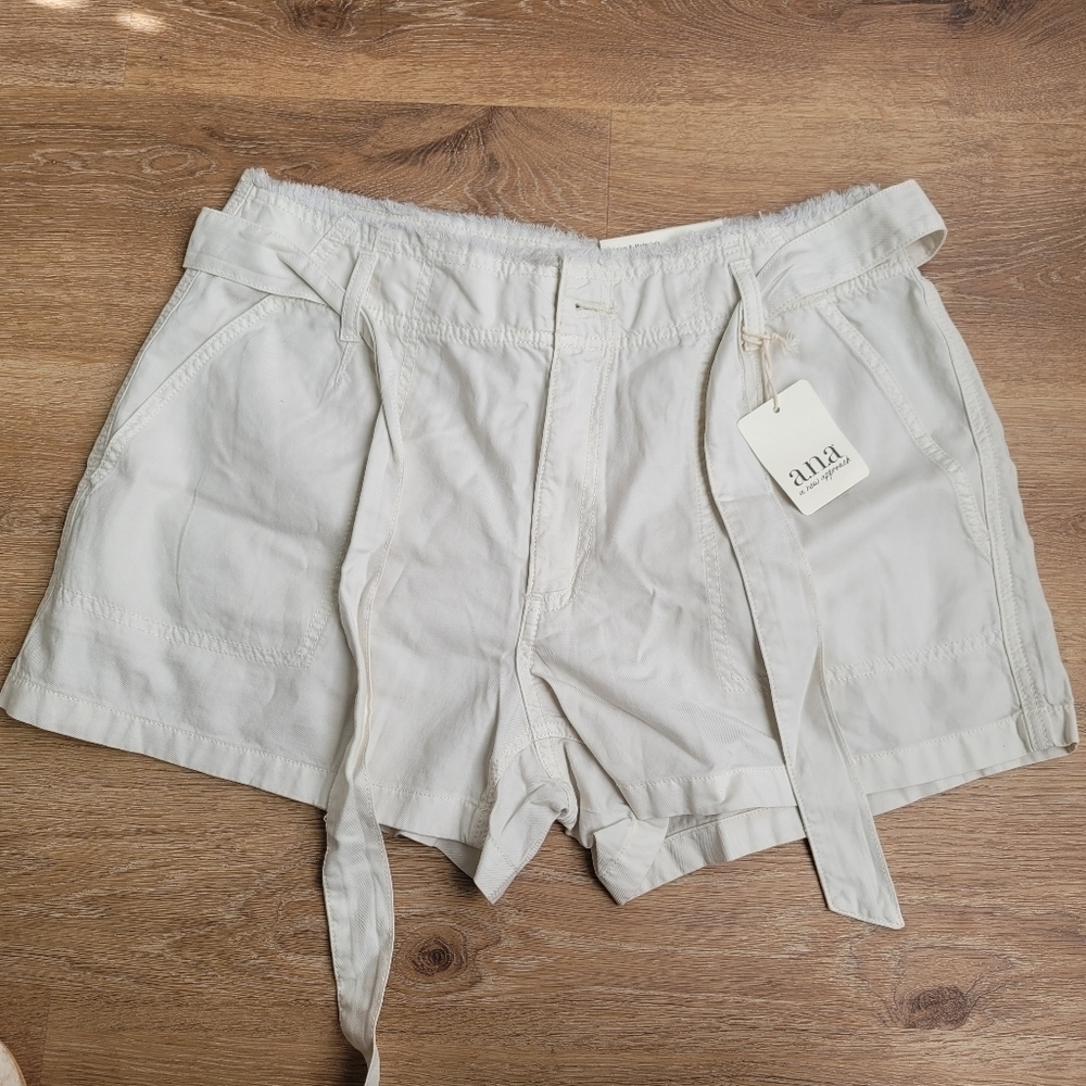 a.n.a. Shorts Womens Size 12 High Waist Off-White w/ Belt Fringe Edge Waist NWT